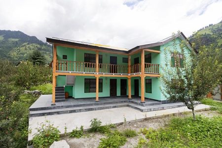 Vintage House to go camping in Manali